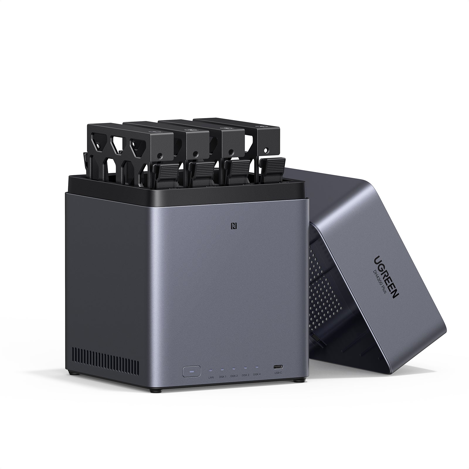 NASync DH4300 Plusのドライブベイと内部ストレージ構造を示した製品外観イメージ