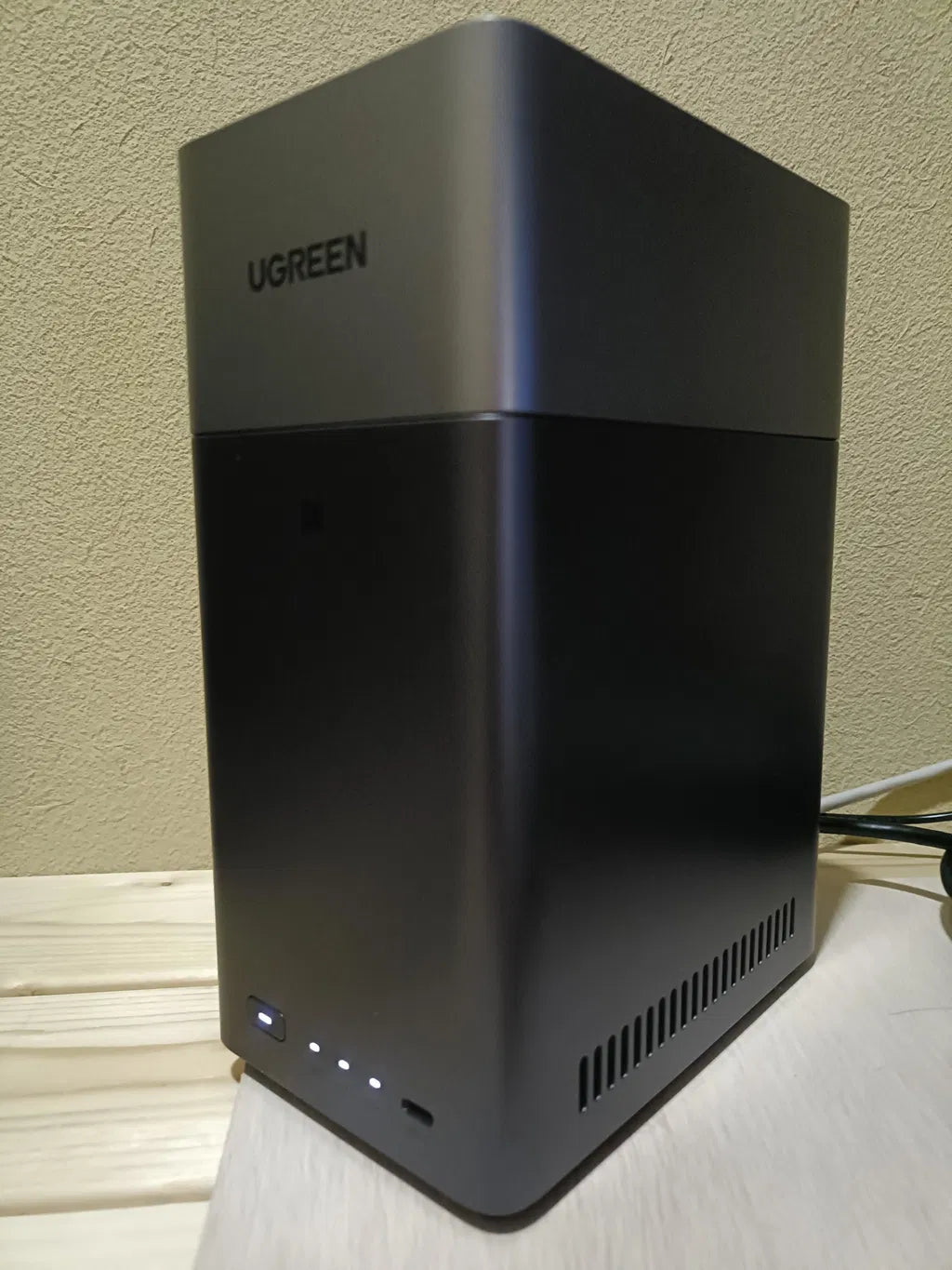 UGREEN NASync DH2300